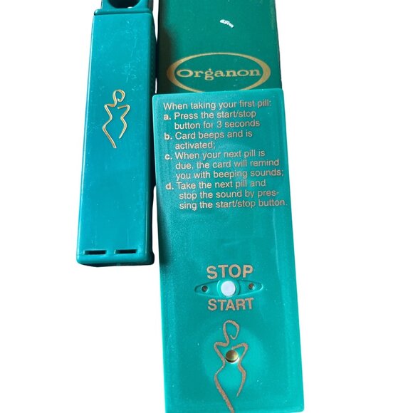 Green Organon Pill Reminder Set Zipper Pouch & Instructions - Picture 2 of 3